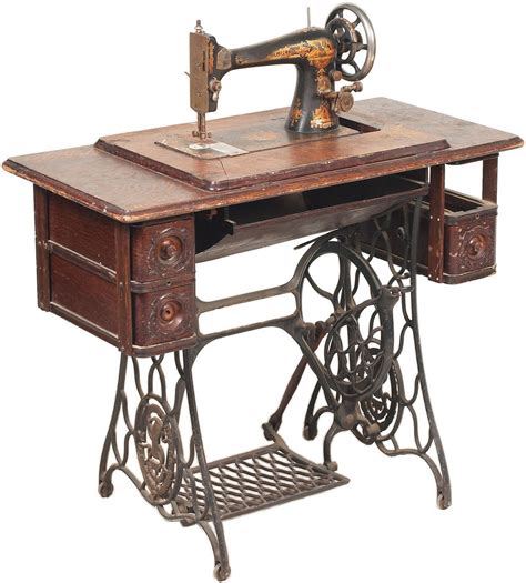 The first models of sewing machines were produced by singer company. Treadle sewing machine | US-machine.com
