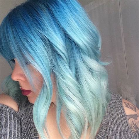 And we have to admit, we're definitely a fan of this gorgeous look. 29 Blue Hair Color Ideas for Daring Women | StayGlam