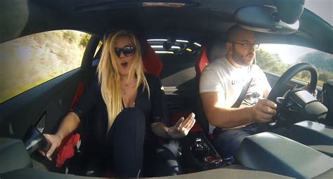 russian blonde gets the ride of her life in the lamborghini huracan autoevolution