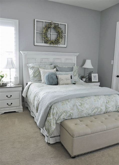 15 Cozy And Inviting Small Guest Bedroom Ideas