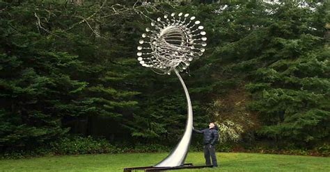 These Spinning Kinetic Sculptures Will Leave You Mesmerised And Baffled