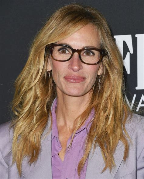 Just when you thought you'd perfected your spring hair inspiration moodboard, julia roberts went and got a haircut that'll make you reconsider that appointment you made for just a trim. 13 Easy Hairstyle Ideas to Wear With Glasses | Julia ...