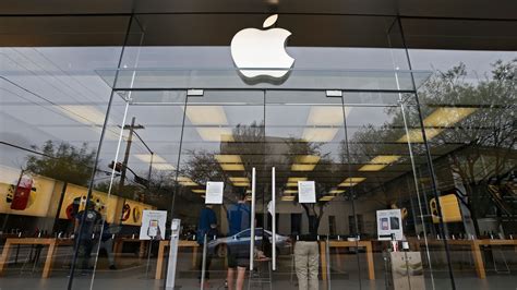 Apple To Reopen Us Stores Beginning May 11 In Some States Variety
