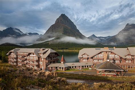 Many Glacier Hotel Photograph By Jack Bell