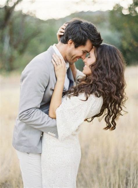55 Best Engagement Poses Inspirations For Sweet Memories 041