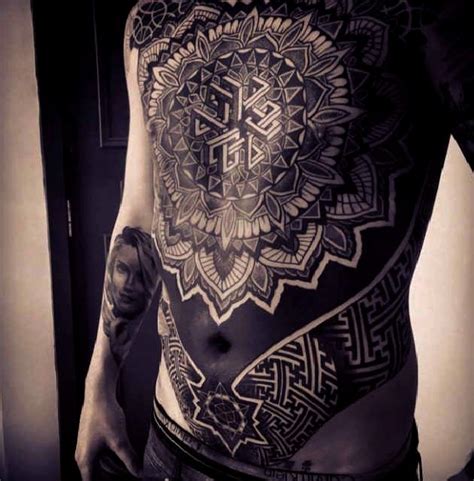 Cada parte de tu cuerpo es una energía para estas tribus oceánicas, por lo tanto deberás. 39 ideas de Tatuajes MAORIES de hombre/mujer (fotos ...