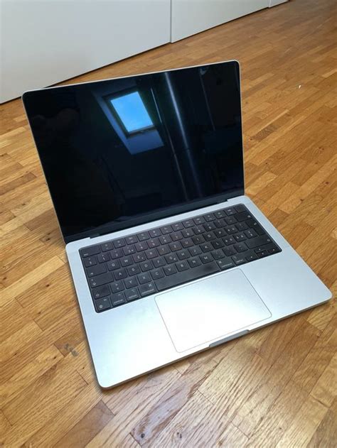 Apple Macbook Pro M Pro Gb Gb Ch Silber Kaufen Auf