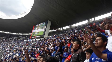 Asi festejo caixinha pasar a la final con cruz azul, es así se vivió el partido cruz azul vs león en el estadio azul. La Sangre Azul - Cruz Azul vs León - Apertura 2018 - YouTube