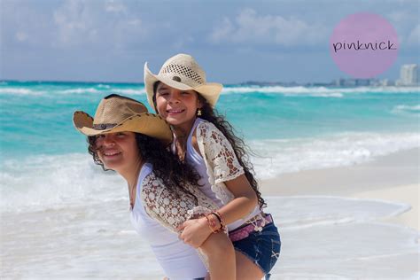 Fotógrafos en Cancún Playa del Carmen Tulum Sesiones familiares Sesiones de pareja Cancún