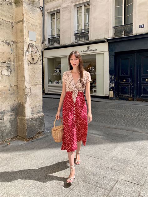 how to dress like a french woman in summer