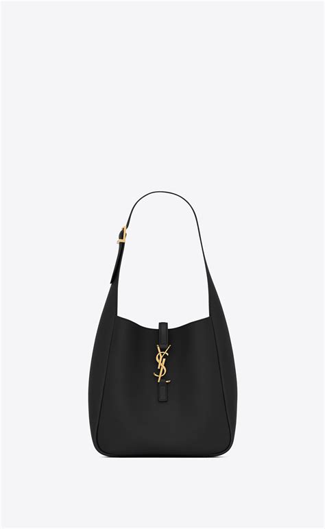 le 5 À 7 soft small in smooth leather saint laurent