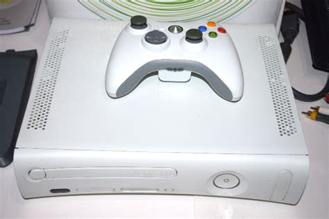 Xbox 360 Pro 20gb Hdmi White Microsoft Console Video Game System