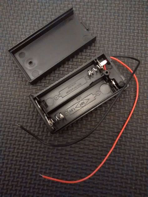Quantity X1 Double Aa Battery Box With Built In Switch