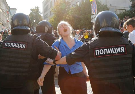 Nearly 1400 Detained In Moscow Protest Largest In Decade