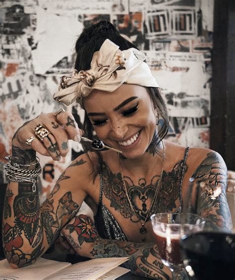 meninas tatuadas mulheres tatuadas mulheres hipster