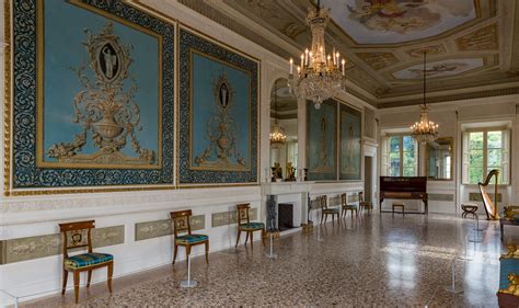 View a place in more detail by looking at its inside. Erfahren - Villa Reale di Marlia