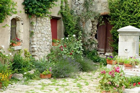 Garden In Provence Stock Image Image Of Cote Colour 18525583