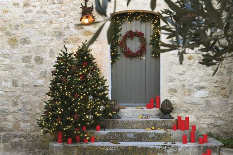 Comment Décorer Lextérieur De Sa Maison Pour Noël Housekeeping