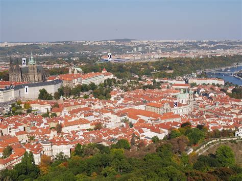 Kapacita stadionu je 5 898 míst k sezení. vlkovy plky: Prague (Praha)