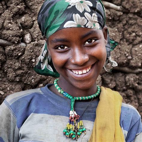 Girl In Harar Ethiopia Africanamazing Riftvalleycom African