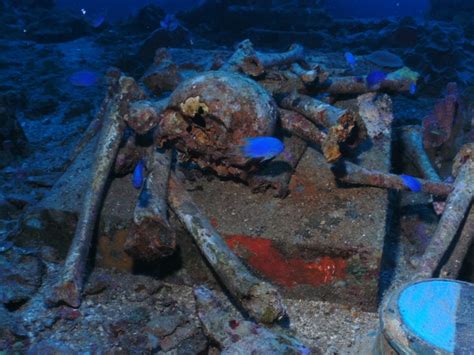 Titanic Underwater Bodies ~ Shocking Human Remains Found Near Titanic Wreck Geekologie Lis