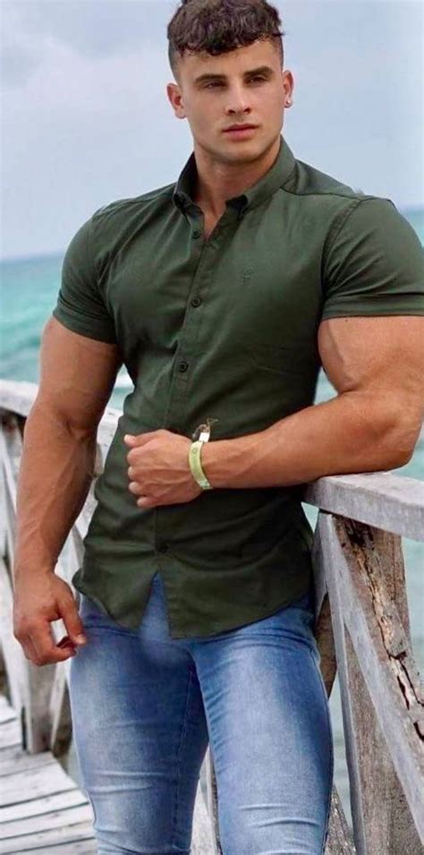 Muscular Dude In Skintight Bulging Jeans Sexy Men Muscular Men Slim