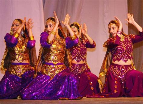Mara Re Indian Dance Group Mayuri Russia Indian Dance Indian Fashion