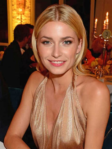 If you have good quality pics of lena gercke, you can add them to forum. Lena Gercke: Millionen-Deal mit RTL! | InTouch