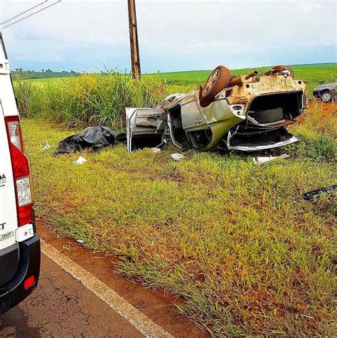 Motorista Morre E Passageiros Ficam Feridos Ap S Carro Capotar Em Rodovia Do Interior Do Paran