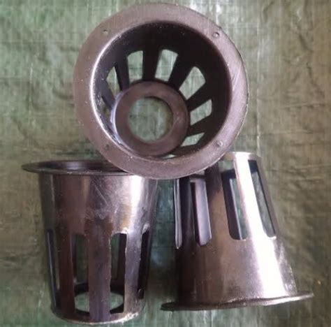 Bunga matahari termasuk tanaman famili compositae. Netpot Hitam (Tinggi 5 cm Diameter 5,5 cm) - BibitBunga.com