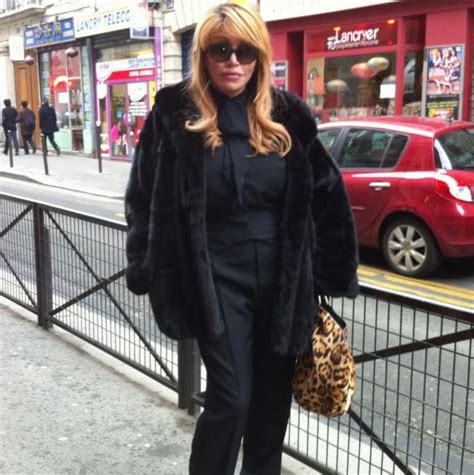 Pin Su Crossdresser In Furs