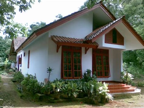 Alam yang masih alami dan natural mejadikan desain rumah sederhana menyatu dengan kondisi perkampungan. 54 Desain Rumah Sederhana di Kampung Yang Terlihat Cantik ...