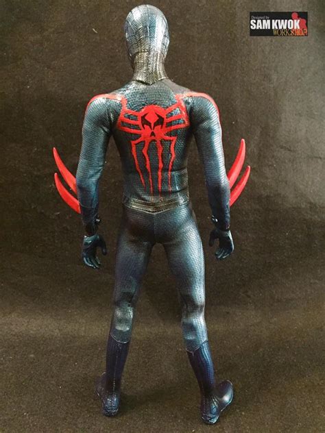 Cool Custom-Made Hot Toys Spider-Man Action Figures - Iron Spider