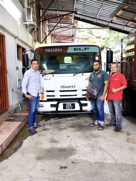 Wooden cargo engine capacity : Lori isuzu npr pro | Kelantan, Lori, Kami