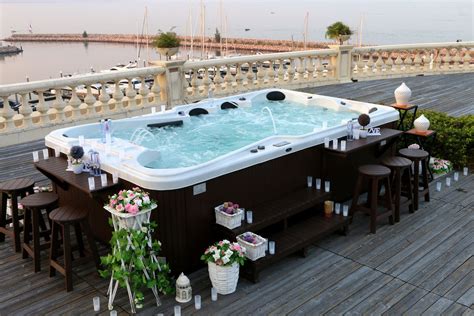 China Romantic Jacuzzi Balboa Spa Hot Tub With Nice Fountain China