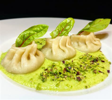 I guotie (un tipo di ravioli cinesi cotti in padella) sono semplici da preparare in casa, non occorrono spezie particolari e, con questa ricetta, la chiusura dei ravioli non è mai stata così facile! Ravioli cinesi "all'italiana" - Una Stella In Cucina
