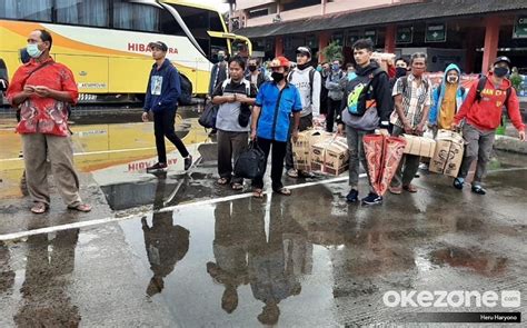 Penegaskan itu berlaku untuk seluruh. Pemerintah Larang Mudik, Waketum IDI: Jangan Sampai Zona ...