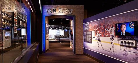 From sports to politics to music and architecture, visitors can see chicago's story unfold. Chicago Sports Museum at Harry Caray's Restaurant, Water ...