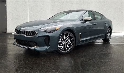 Test Drive 2022 Kia Stinger Gt Line The Daily Drive Consumer Guide®