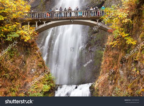 Multnomah Falls Waterfall Autumn Fall Bridge Stock Photo 120749635
