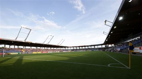 Georg zellhofer hat sich ohne sieg in fünf sielen eine an highlights arme partie in der qualifikationsgruppe der bundesliga zwischen dem tsv hartberg und dem skn st. St. Pölten entzieht Wr. Neustadt das Stadion-Nutzungsrecht ...