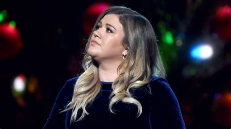 kelly clarkson talks body image i was miserable and as a result i became thin