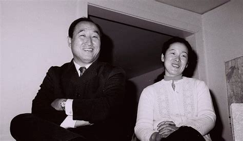 the rev sun myung moon with his wife hak ja han moon courtesy h s a u w c