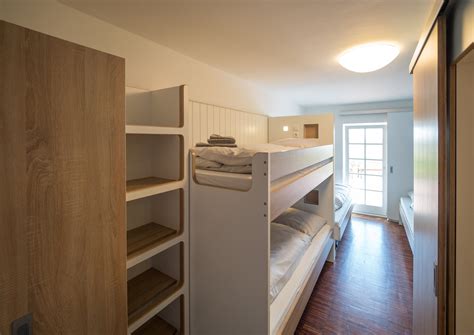 Spiekeroog ist ein gutes und anspruchsvolles seglerrevier. Haus Sturmeck Spiekeroog - Die Klare Linie | La ligne claire