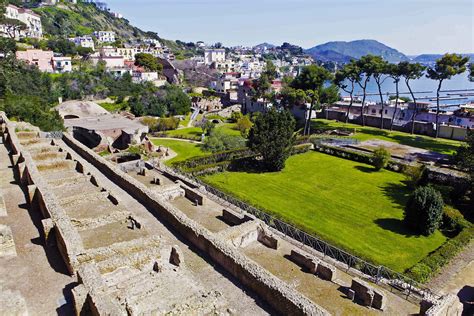 Walking tour Parco Archeologico Terme di Baia - Campi Flegrei Active