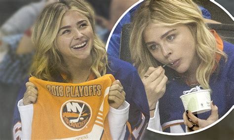 Chloe Grace Moretz Cheers On The New York Islanders During Nhl Playoffs