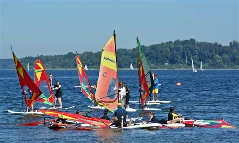 En el presente artículo descubrirás y conocerás todo lo relacionado sobre los diferentes tipos de deportes acuáticos, o en otras palabras, cualquier actividad o ejercicios físicos desarrollados en el agua, como por. Deportes acuáticos para niños - Muchosol Escapes