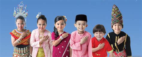 Mempromosikan Malaysia sebagai pusat kecemerlangan pelbagai bidang