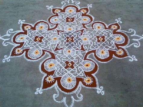 Kolams drawn during pongal is based on the symbols of the festival like pongal pot, sugarcane, cow, ox and it must be noted that today most pongal kolams concentrate on designs and some of the. Kolam Designs for Pongal - Easyday