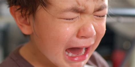 Foto De Menino Chorando
